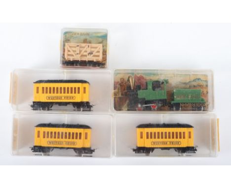 HOe gauge Egger-Bahn 0-4-0 Union Pacific engine and tender, three Western Union coaches and a stake wagon, excellent conditio