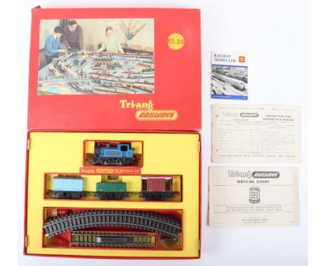 Tri-ang 00 gauge RS.24 Goods train set, boxed set comprising 0-4-0 tank engine Nellie, Insulated Fish wagon light blue, open 