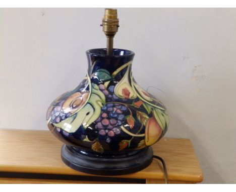 A modern Moorcroft table lamp, 9" high.