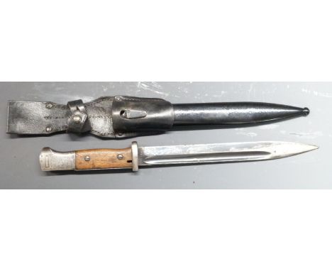 German 94/98 pattern bayonet with flashguard, f NJ to ricasso, 25cm fullered blade, with scabbard and frog