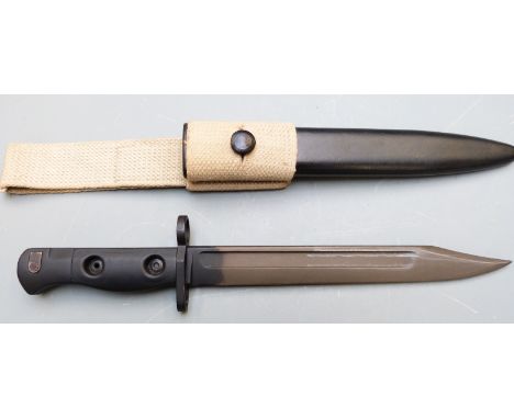 British L1A4 bayonet with 20cm fullered bowie blade, scabbard and frog&nbsp;