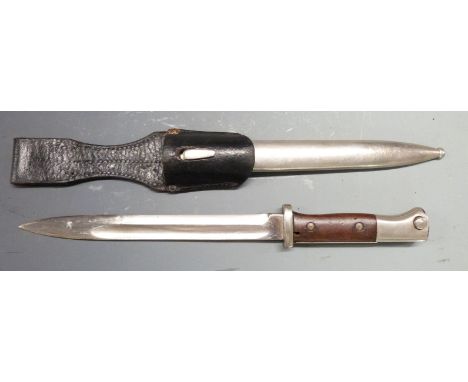 German 84/98 pattern bayonet with flashguard, Gottlieb Hammesfahr Solingen Foche to ricasso, 25cm fullered blade, scabbard an