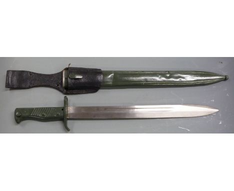 German 88/98 pattern Ersatz all steel version of the 98/05 'butcher' bayonet, with grooved hilt, 35.5cm fullered blade, scabb