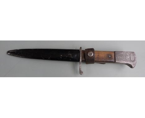 German Ersatz knife bayonet with Demag Duisburg makers and D.R.G.H to ricasso, 15cm 'bowie' blade, scabbard and belt loop&nbs