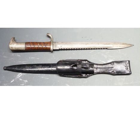 German 1898 pattern bayonet with grooved wooden grips, Erfurt under crown to ricasso, 25cm sawback blade, with scabbard and f