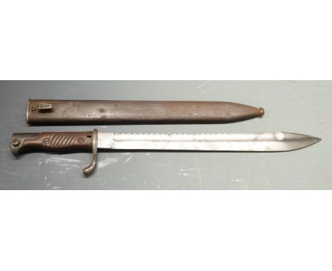 German 1898/05 pattern sawback bayonet, later type with trimmed muzzle ring and flashguard, some clear stamps, Waffenfabrik t