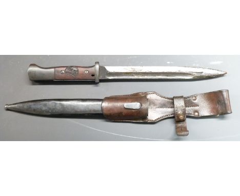 German 84/98 pattern bayonet with flashguard, stamped Jos. Corts 1822 to ricasso, RZM and Eickhorn to grips, 25cm fullered bl