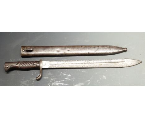 German 1898/05 pattern sawback bayonet, later type with trimmed muzzle ring and flashguard, some marks Waffenfabrik to scabba