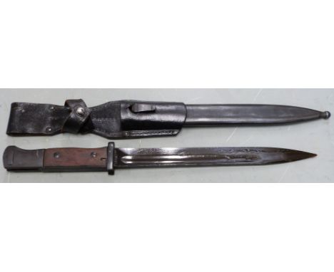 German 84/98 pattern bayonet with flashguard, Durkopp 8188 to ricasso, 25cm fullered blade, with scabbard and frog