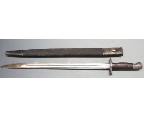 British 1907 pattern sword bayonet, with some clear stamps to ricasso, 43cm fullered blade and scabbard