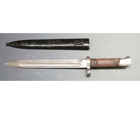 German 1871/84 pattern bayonet with straight grips, indistinctly stamped&nbsp;to ricasso with 25cm fullered blade and scabbar