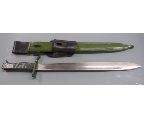 German 88/98 pattern Ersatz all steel version of the 98/05 'butcher' bayonet, with grooved hilt, 35.5cm fullered blade, scabb