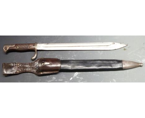 German 1898/05 pattern bayonet early type with part muzzle ring trimmed and no flashguard, some clear stamps,&nbsp;Simson &am