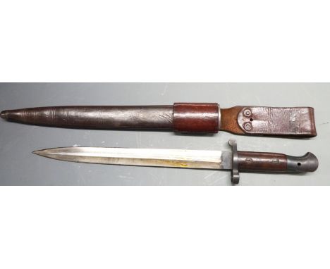 British 1903 pattern sword bayonet marked Sanderson Sheffield to ricasso, 30cm blade, with scabbard and frog&nbsp;