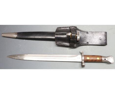 British 1888 pattern bayonet, Mk2 with some clear stamps to ricasso, 30cm blade,&nbsp;with scabbard and frog