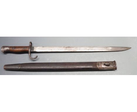 British 1907 pattern sword bayonet with hooked quillon, some clear stamps to ricasso, 43cm fullered blade and scabbard