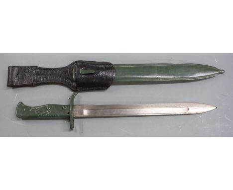German 88/98 pattern all steel version bayonet with grooved grip, 30cm fullered blade, scabbard and frog