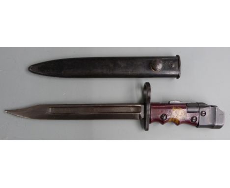 British No7 pattern bayonet, some clear stamps to ricasso with 20cm fullered bowie blade and scabbard