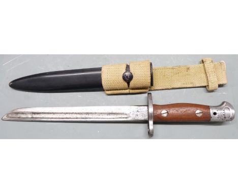 British 1907 pattern shortened bayonet stamped RAF 1 6709 to pommel, 22cm fullered blade, scabbard and frog