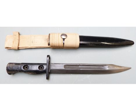 British L1A3 bayonet with 20cm short fullered bowie style blade, scabbard and frog&nbsp;