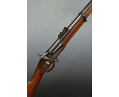Enfield pattern percussion hammer action rifle with lock stamped with crown over 'VR' cypher, indistinct date and 'Tower', br