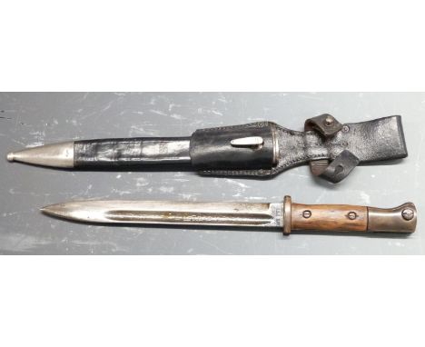 German 84/98 pattern bayonet, no cleaning hole, 41 COI 3969 to ricasso, 25cm fullered blade, with scabbard and frog