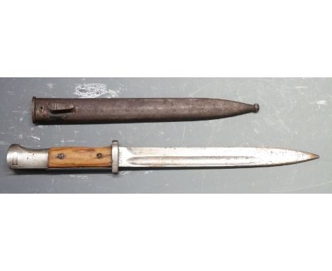 German 84/98 pattern bayonet with flashguard, no cleaning hole, S/1769/1998 to ricasso, 25cm fullered blade, with scabbard