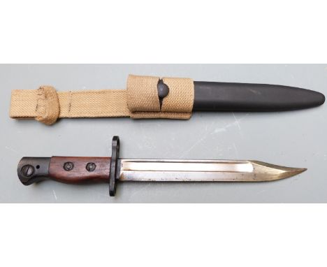 British No8 bayonet with 20cm fullered bowie style blade, scabbard and frog