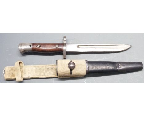 British 1907 pattern sword bayonet with shortened 17cm&nbsp;fullered blade, scabbard and frog