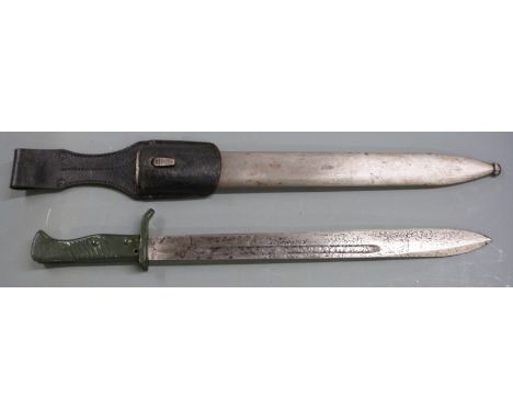 German 88/98 pattern Ersatz all steel version of the 98/05 'butcher' bayonet, with grooved hilt, 35.5cm fullered blade, scabb