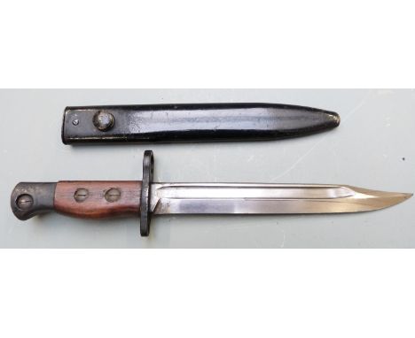 British No8 pattern knife bayonet with shaped wooden grips, 20cm fullered 'bowie' style blade and scabbard