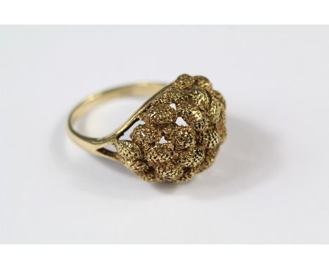 A Vintage Baroque 9ct Gold Ring. The ring size P, approx 5 gms, mm SJ.