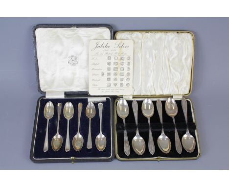 Two Sets of Silver Teaspoons. The first set of teaspoons commemorating the Silver Jubilee each bearing the six British hallma