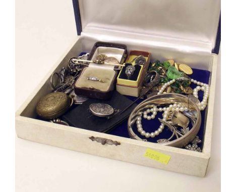 Box of mixed jewellery gold and silver. Condition report: see terms and conditions