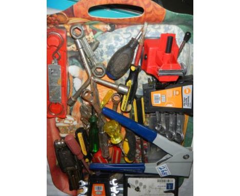 A mixed lot of tools including new. 