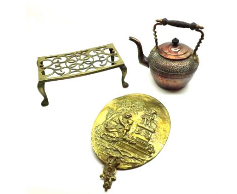 A mixed lot comprising: a 19th Century oval Brass Wall Plaque decorated with classical exterior scene together with a small B