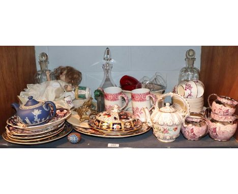 A group of English and Continental 19th century and later ceramics, to include: Wedgwood teapot, Dresden teapot, Imari vase, 