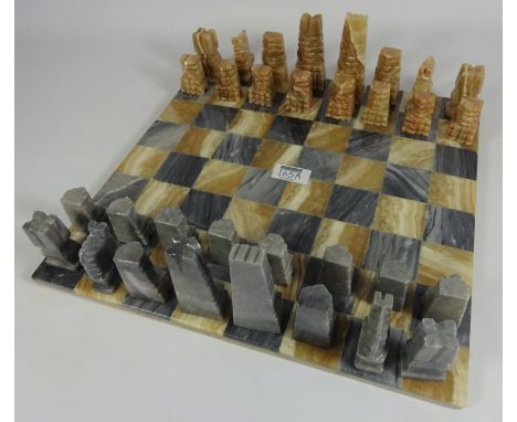 Hand carved Mexican onyx chess set   Condition Report   Click here for further images, condition, auction times & delivery co