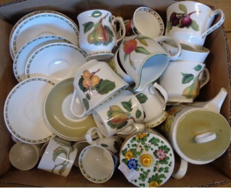 Various ceramics including Queen's RHS part teacups and saucers, Susie Cooper Sunflower coffee set, etc. - sold with a Royal 