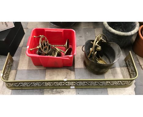 Assorted brassware, including a Victorian pierced fender