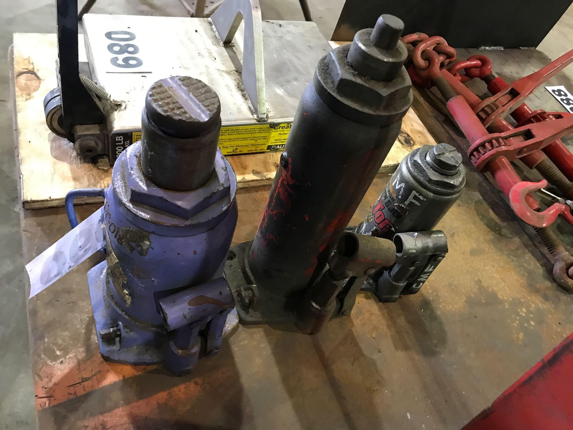 (3) Hydraulic Jacks