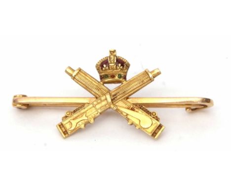15ct stamped gold and enamel brooch, Machine Gun Corps, 4.7gms  