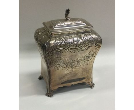 A good Georgian silver tea caddy embossed with flowers and leaves to lift-off cover. London 1761. By AP. Approx. 181 grams. E