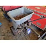 SALT/FERTILISER SPREADER