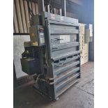 HSM 860 VERTICAL BALER
