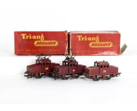 Tri-ang Railways 00 Gauge maroon Steeple Cab Electric Locomotives, comprising R252 BR maroon with plastic pantograph, another