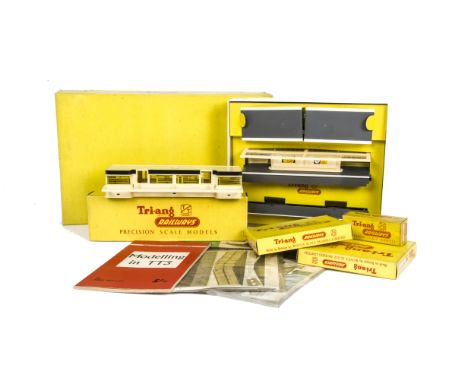 Tri-ang TT Station Buildings and other Accessories, T20 Platform Units, T22 Platform Steps Unit, T26 Platform Canopy Unit, Pl