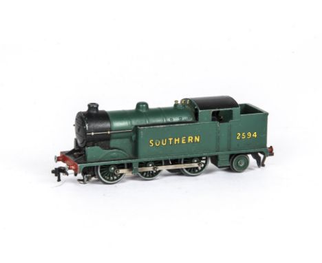 Hornby-Dublo 00 Gauge 3-Rail early Post-war SR green 0-6-2T, No 2594, VG