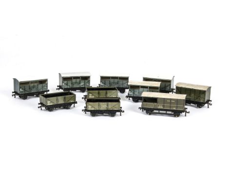 Hornby-Dublo 00 Gauge 3-Rail Post-war GWR Wagons and Vans, comprising Cattle trucks (5), Van (1), open trucks (3) and Guards 