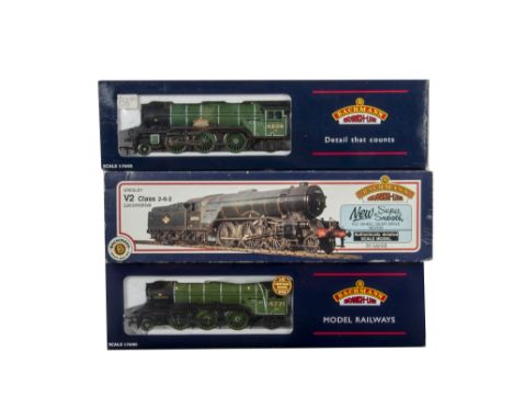 Bachmann Branchline 00 Gauge Steam Locomotives and Tenders, boxed trio of V2 Class locomotives, comprising 31-552 60964 Durha